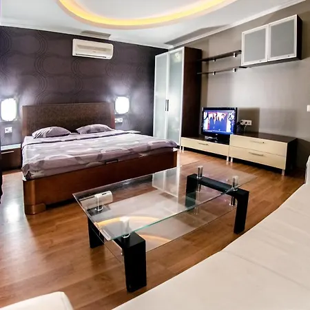 Hotrent Pechersk Lesy 20/22 Апартаменти *